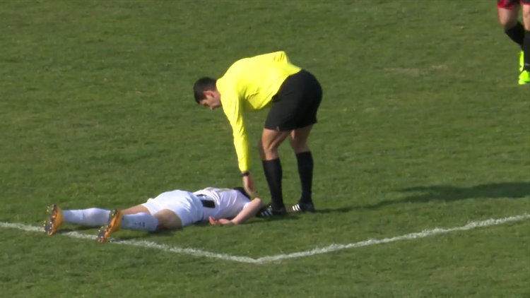 Göğsüne top geldi, hayatını kaybetti