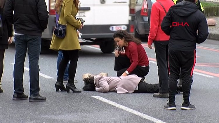 Yaralının yardımına ilk yardım öğretmeni koştu