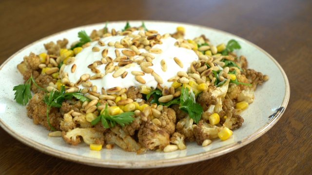 Karnabahar Salatası