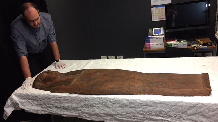 150 yıldır boş olduğu sanılan lahitten 2500 yıllık mumya çıktı