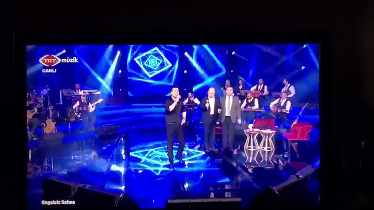 Hakan Peker stüdyoyu terk etti