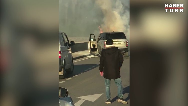 Kısıklı'da lüks araç alev alev yandı