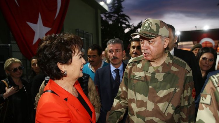 Sanatçı ve sporculardan Zeytin Dalı Harekatı'na destek