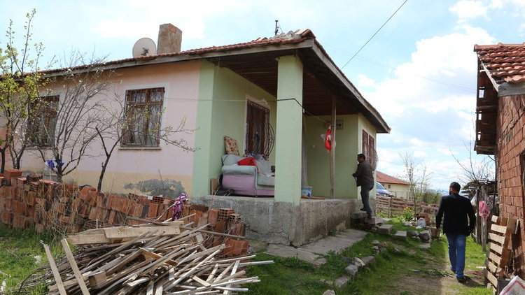 Çorum&#039;da 9 gündür kayıp olan kızlar bir gecekonduda bulundu