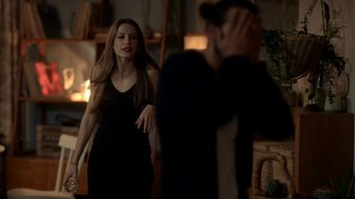 Can’ın Alara’yı hayatlarına dahil etmesiyle Duru ve Deniz büyük bir kavga ediyor. 