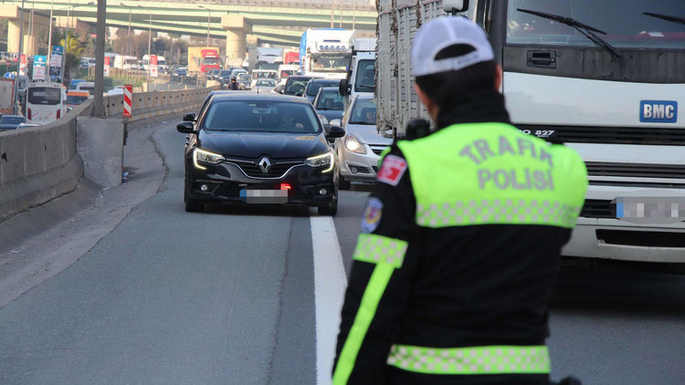 İstanbul Valiliği'nden 'çakar' uyarısı