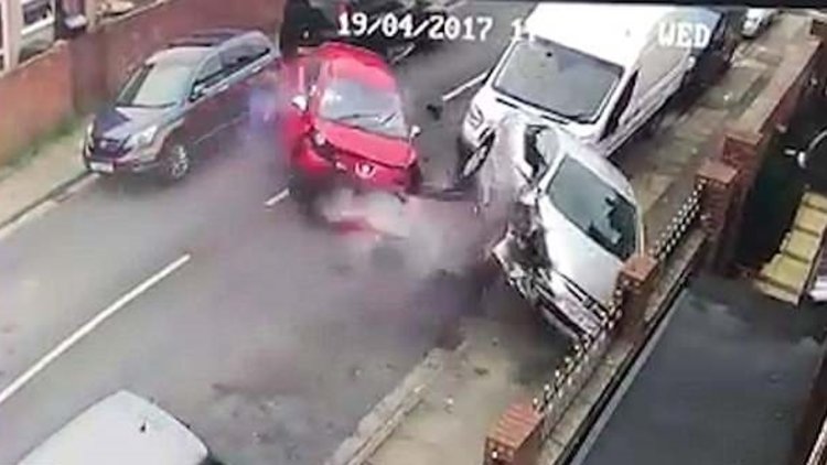 Park halindeki 5 araca çarptı! Polisi arayıp öyle bir yalan söyledi ki...