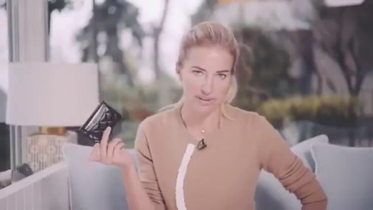 Burcu Esmersoy: Yanınızda erkek arkadaşınız varsa cüzdana ihtiyacınız olmayabilir