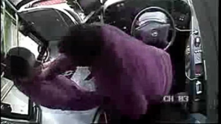 Otobüste kavga... Şoför ve yolcu birbirine girdi