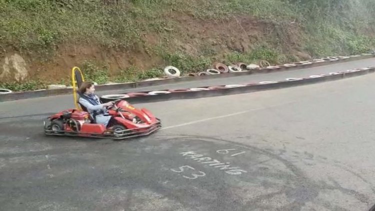 Genç kızın fuları tekere sıkışmıştı... Go-kart faciası kamerada