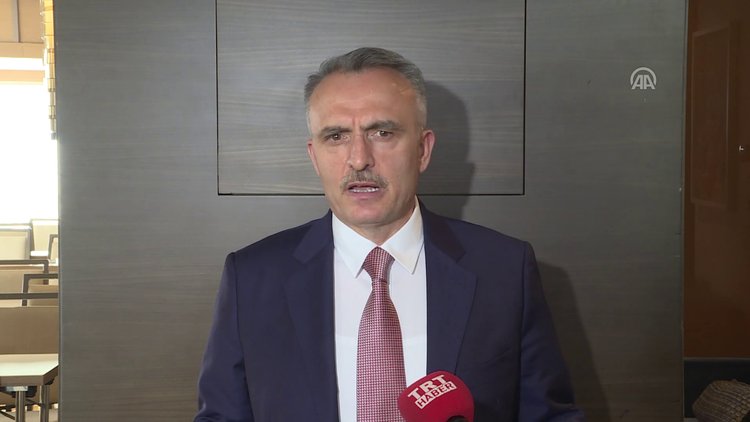 Bakan Ağbal: "Vergi almamızın nedeni onların internet fenomeni olması değil, ticari bir faaliyet yürütüyor olması"