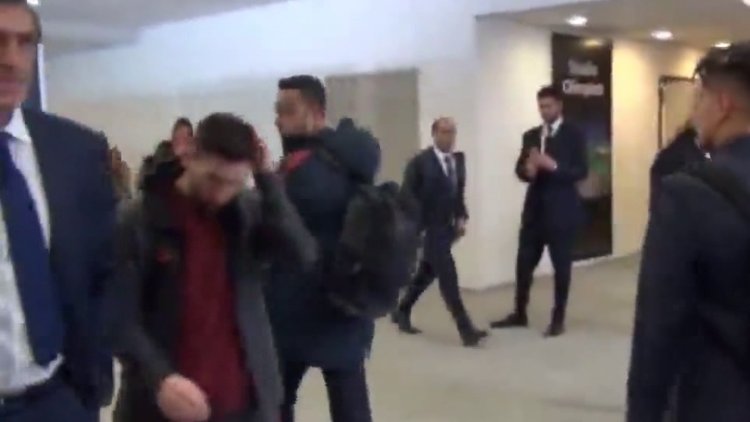 Messi'den Cengiz'e beklenmedik hareket