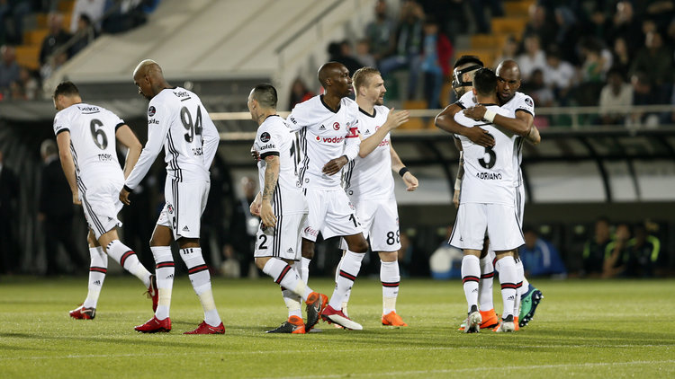 Akhisarspor - Beşiktaş maçının kareleri (1)