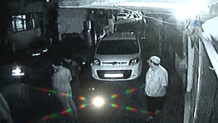 Ara sokağa giren TIR dehşet saçtı!