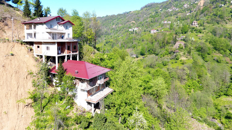 Mühendislik kurallarını zorladı! İşte Rize usulü mimari