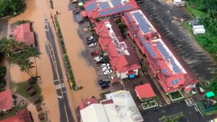 Turizm cenneti sular altında kaldı