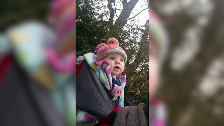 İlk defa kuş sesleri duyan dünyalar tatlısı bebek