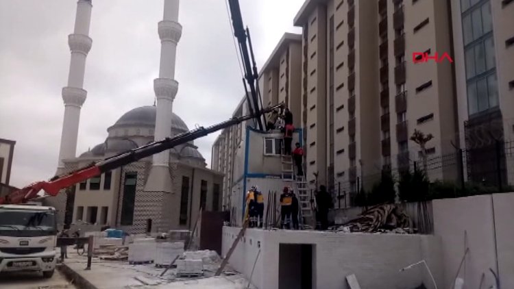 Cami inşaatında kaza... Vinç kolu işçinin üzerine devrildi!