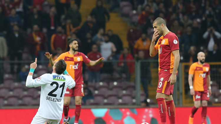 Galatasaray - Akhisarspor maçının kareleri