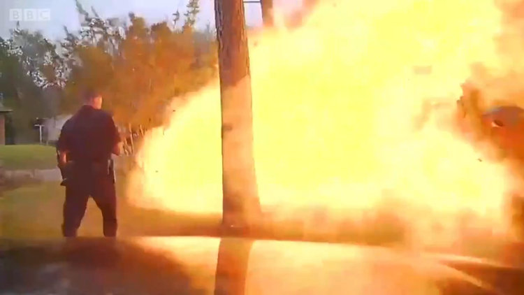 Eve giren jipin patlama anı