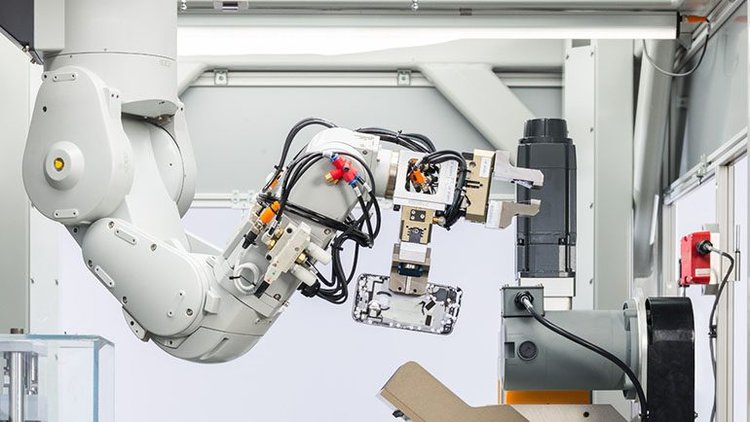 Apple, iPhone&#039;ları böyle parçalıyor