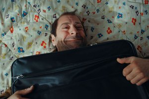 Yaman, 5 milyonun yarısı alıp kaçıyor!