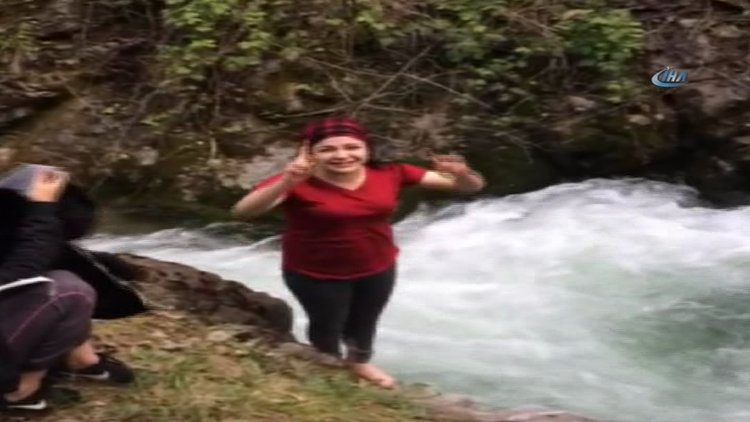 Arkadaşını kurtaran kız canından oldu