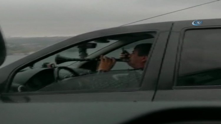 FSM köprüsündeki zurnalı trafik canavarı kamerada