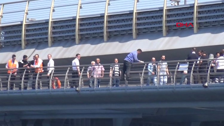 Haliç Metro köprüsünde intihar girişimi