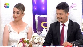 Tüm Türkiye'nin konuştuğu Hatice Koşman ve Turgut Dinçer Güneri çifti Seda Sayan'la stüdyosunda evlendi.