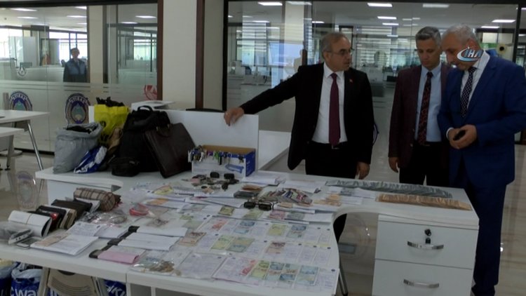 Unutulan eşyalar sahiplerini bekliyor