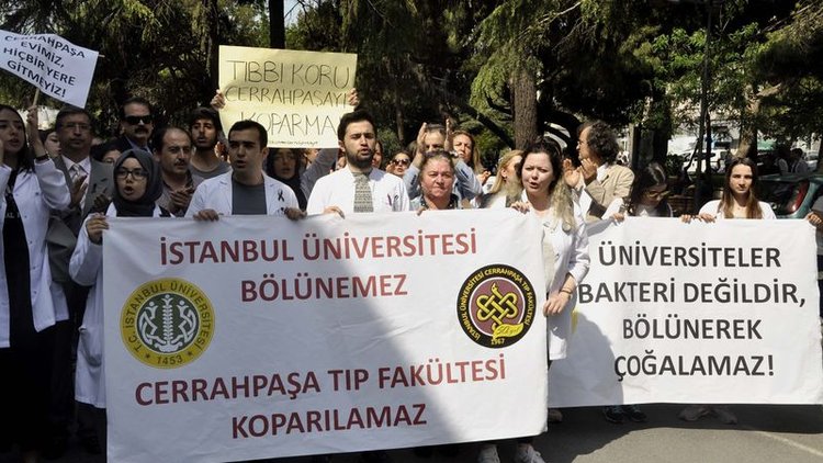  Cerrahpaşa Tıp Fakültesi&#039;nde bölünme protestosu
