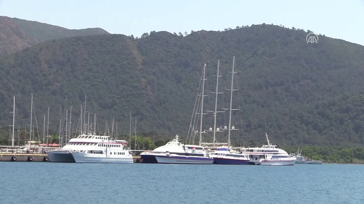 Dünyanın en büyük yelkenlilerinden "EOS" Marmaris'te