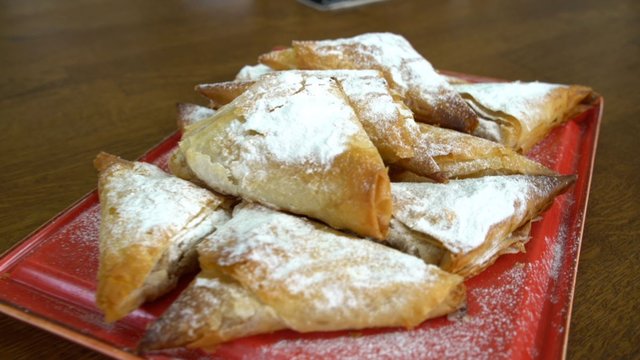 56 saniyede Elmalı Kuru Baklava 