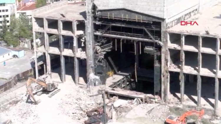 Yıkımı süren AKM'nin havadan görüntüleri