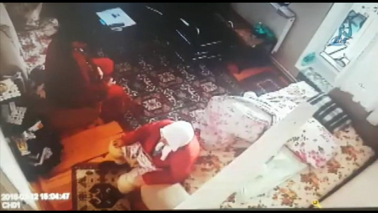 İstanbul'da bakıcı dehşeti kamerada