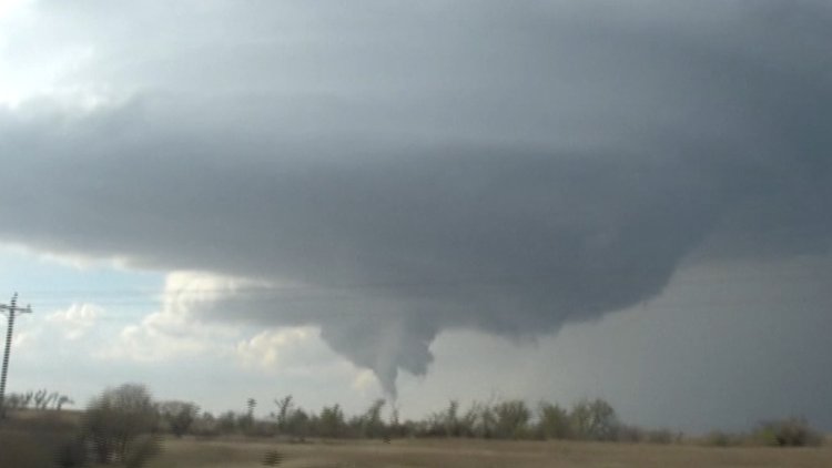ABD'de hortum dehşeti... Kırsal bölgede büyüdü, hızla yol aldı
