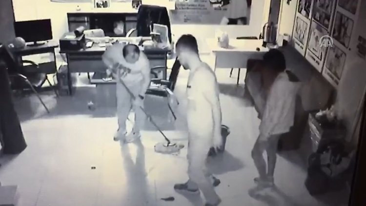 İnternet kafede şoke eden görüntüler! Önce cinayet sonra temizlik