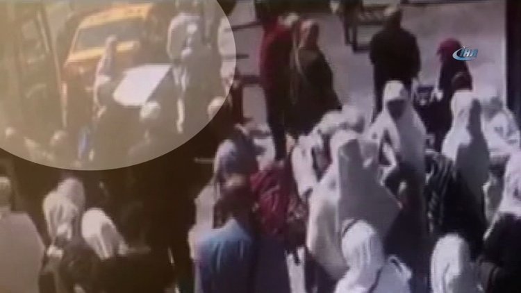 Taksici, Uber şoförü zannedip tartıştığı kişiyi bıçakladı... O anlar kamerada