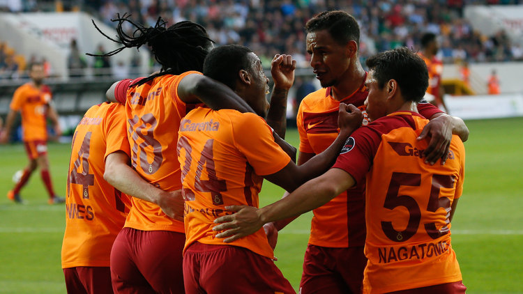 Akhisarspor - Galatasaray maçından kareler