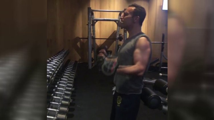 Mustafa Sandal, Cem Yılmaz'a meydan okudu