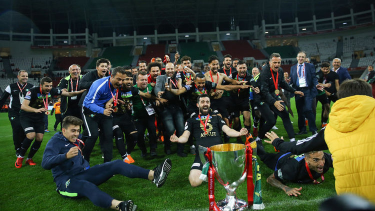Akhisarspor'un kupa sevinci!