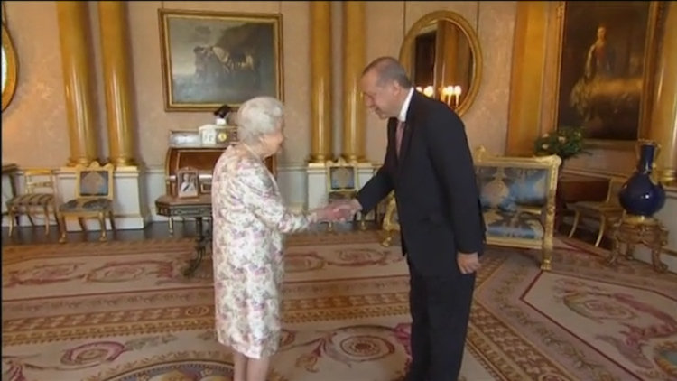 Cumhurbaşkanı Erdoğan Kraliçe II. Elizabeth ile görüştü