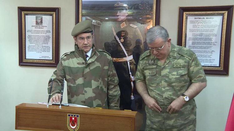 Canikli'den sınırın "sıfır noktası"nda Mehmetçikle iftar