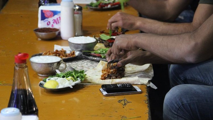 İftardan sahura 5 ton ciğer tüketiyorlar