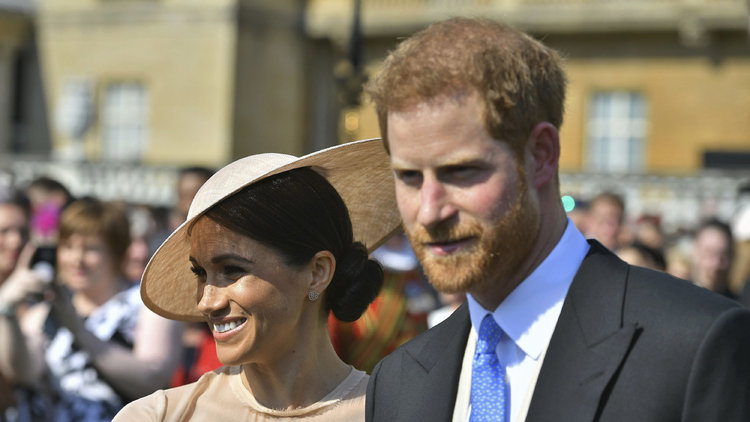 Prens Harry'yi düğün sonrası katıldığı ilk davette arı soktu