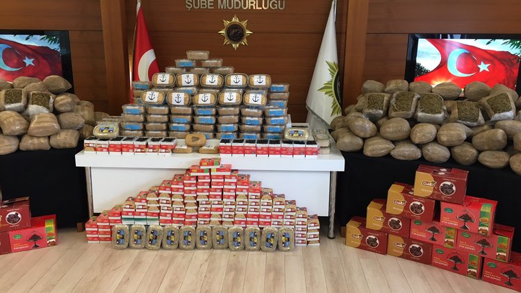 İstanbul'da uyuşturucu operasyonu! Helva ve hurma kutularından çıktı