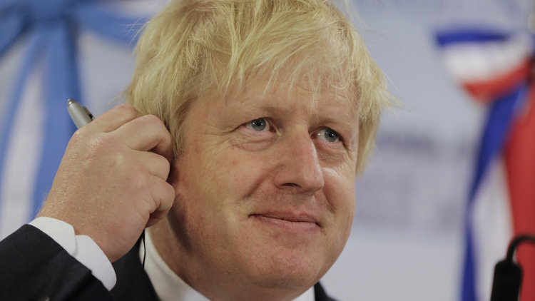 İngiliz Bakanı telefonda &#039;işlettiler&#039;