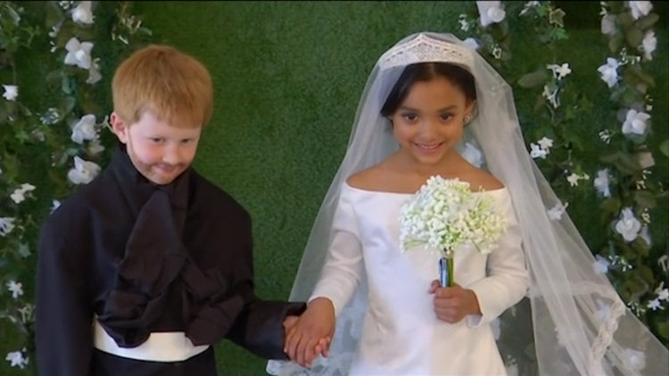 Meghan Markle ve Prens Harry'nin düğününü yeniden canlandıran çocuklar