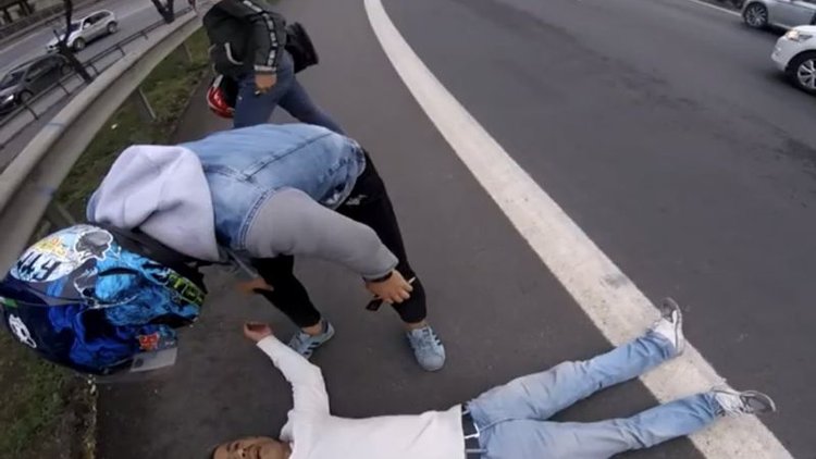 TIR'ı durdurmak için her şeyi yaptı, işe yaramayınca da... 